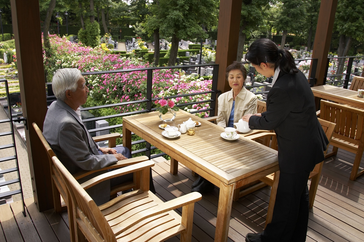 テラスでお茶を飲みながら園内を見下ろすことができます