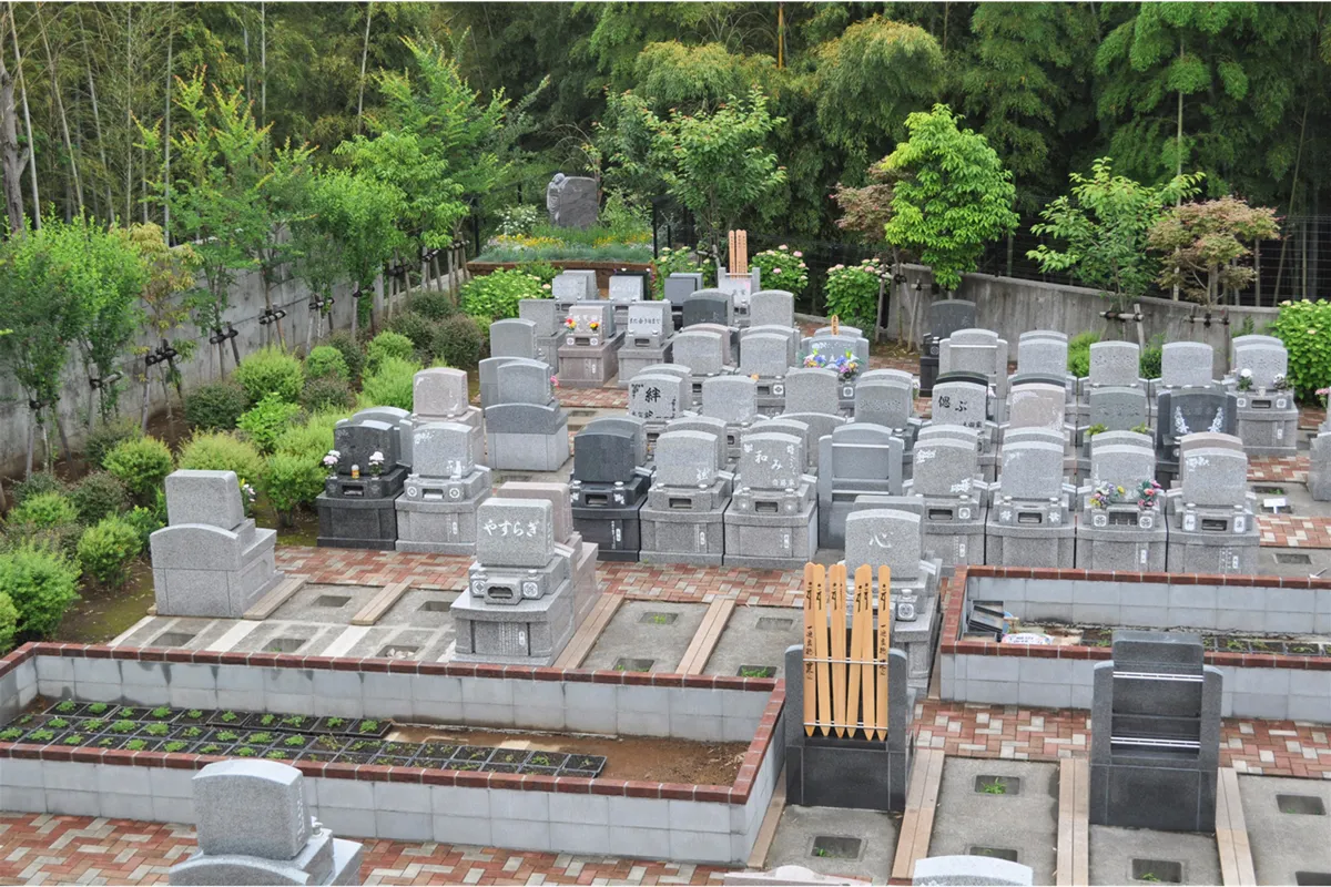 都筑まどか霊園 全景
