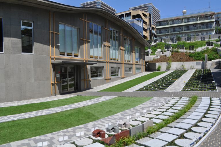 武蔵小金井 金藏院「はけの墓苑」 / 東京都小金井市