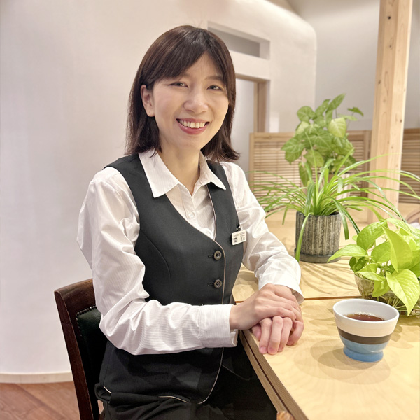 ロゼリアラウンジ　マネージャー