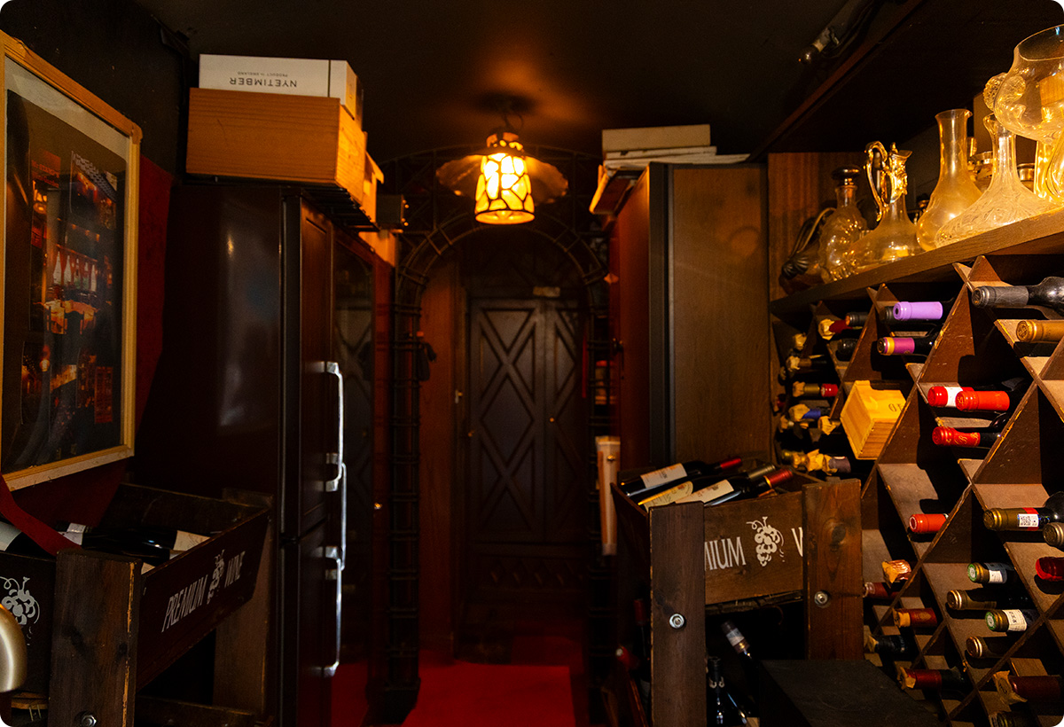 ワインが並ぶ通路