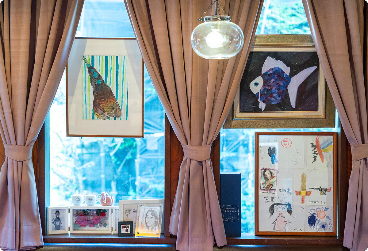 子供たちが書いた絵画