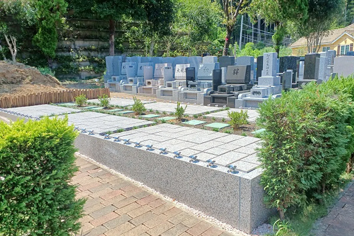 樹木葬「そよ風」はお一人さまからご家族4名まで